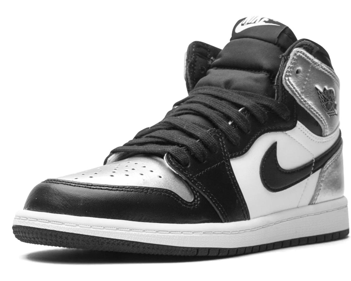 AIR JORDAN 1 RETRO HIGH OG WMNS "Silver Toe" sneaker product image 3 | Foot Spikes