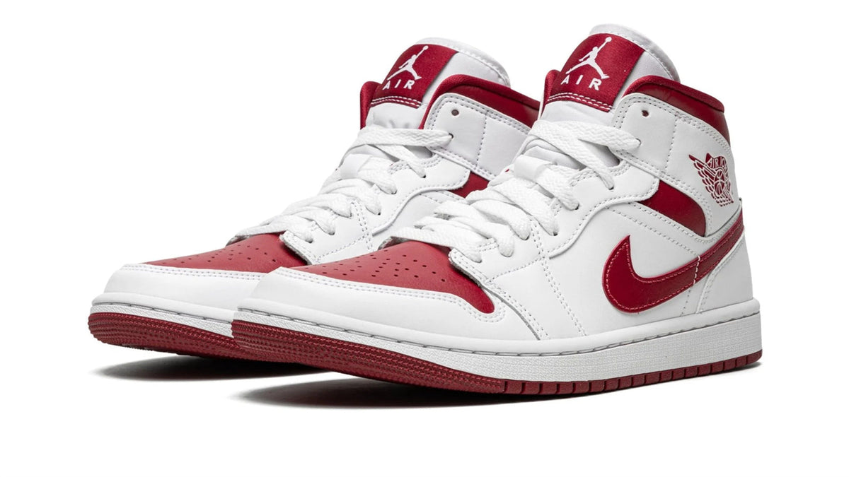 AIR JORDAN 1 MID WMNS "Reverse Chicago" sneaker product image 2 | Foot Spikes