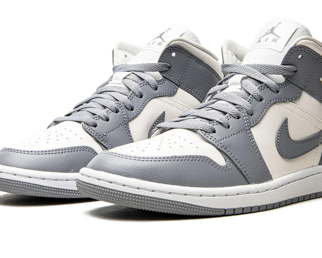 AIR JORDAN 1 MID WMNS "Stealth" sneaker product image 2 | Foot Spikes