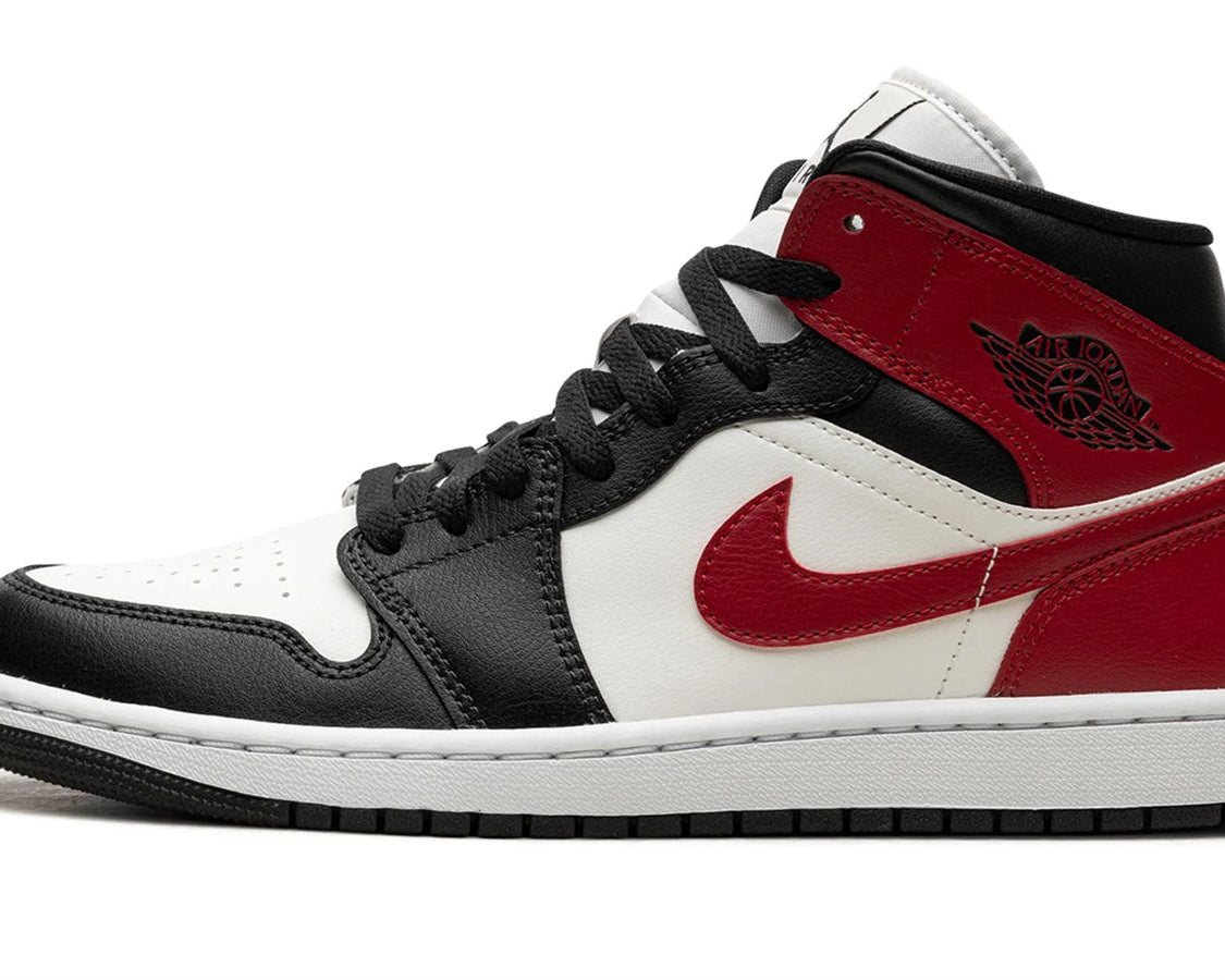 AIR JORDAN 1 MID WMNS "Black Toe" sneaker product image 1 | Foot Spikes