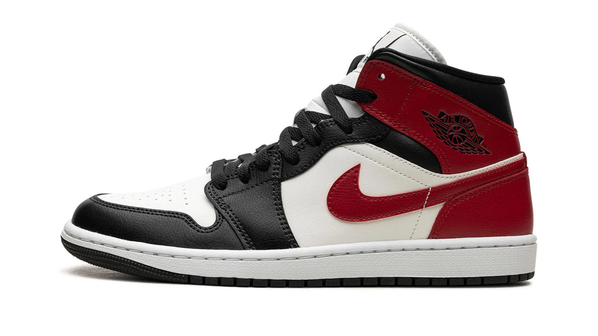 AIR JORDAN 1 MID WMNS "Black Toe" sneaker product image 1 | Foot Spikes