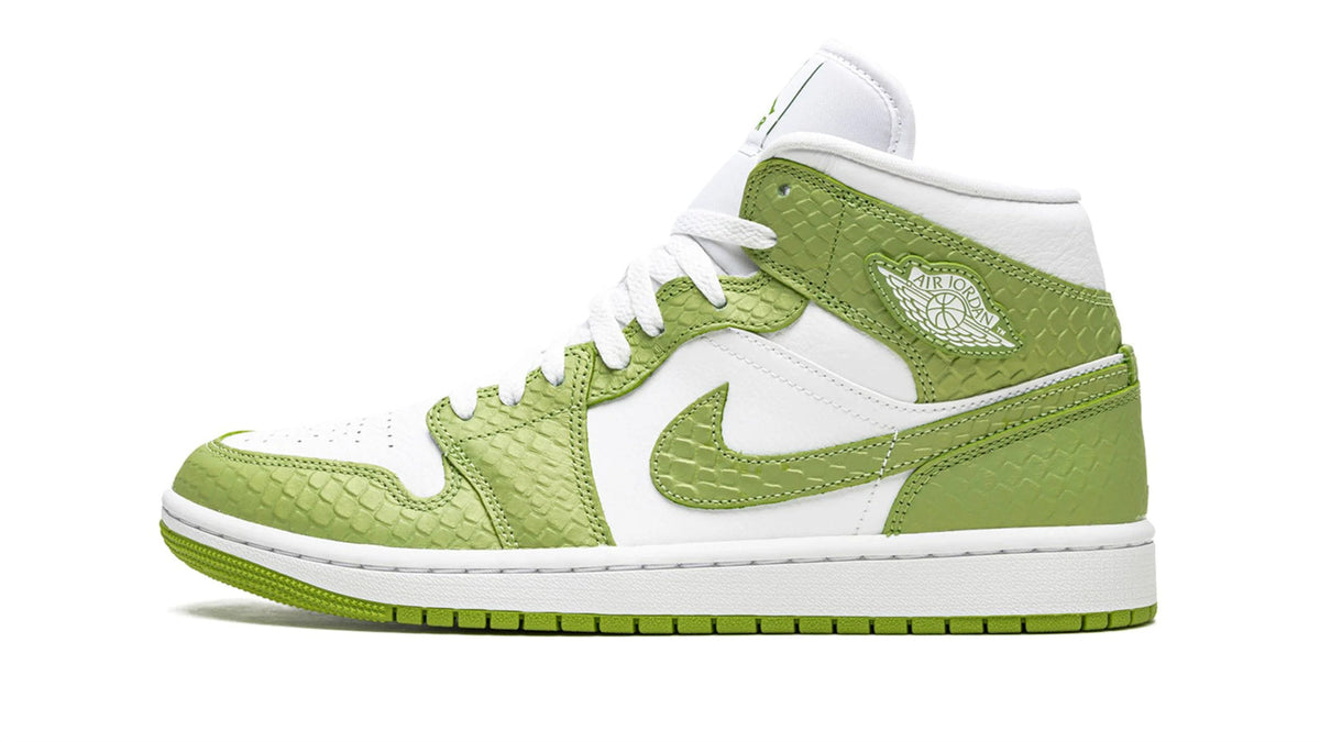 AIR JORDAN 1 MID SE WMNS "Green Python" sneaker product image 1 | Foot Spikes