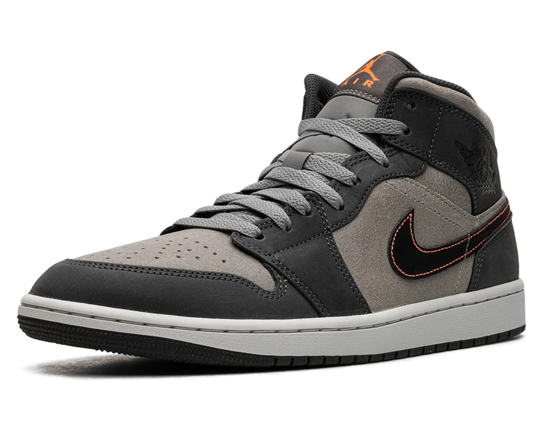 Air Jordan 1 Mid SE "Night Stadium" sneaker product image 3 | Foot Spikes