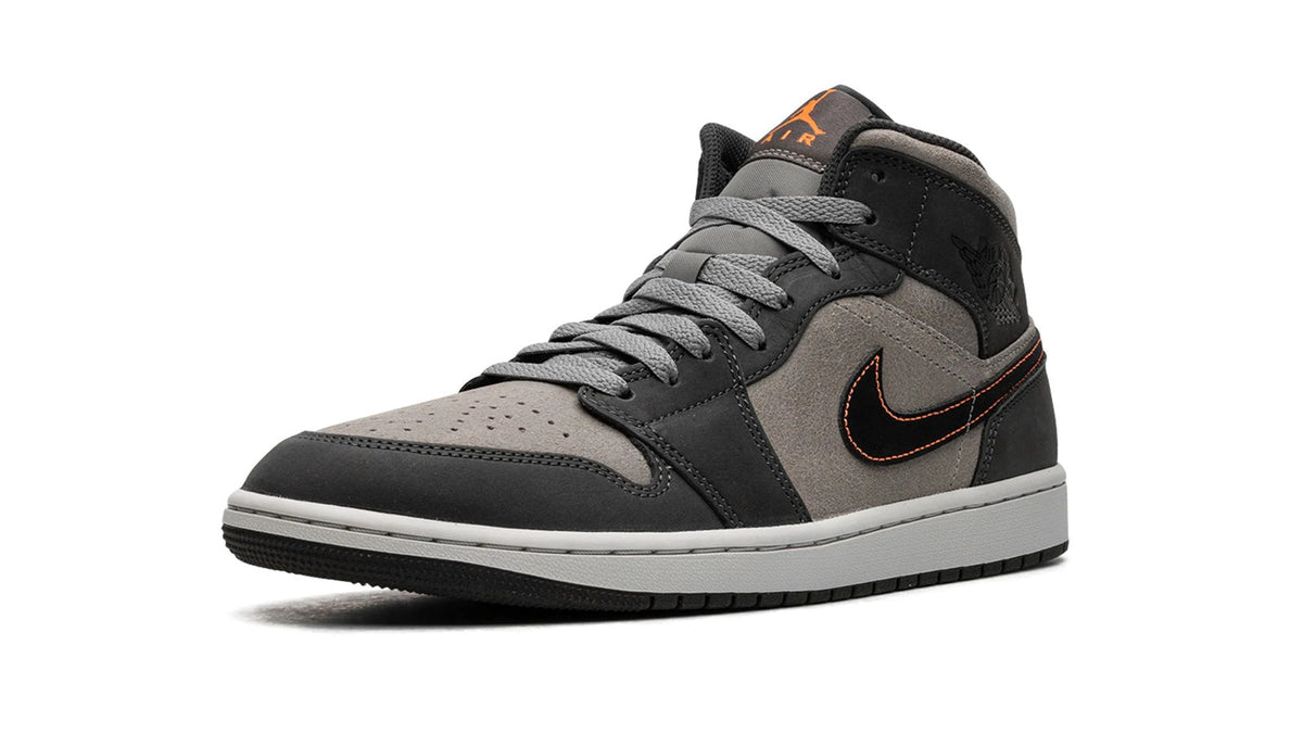 Air Jordan 1 Mid SE "Night Stadium" sneaker product image 3 | Foot Spikes
