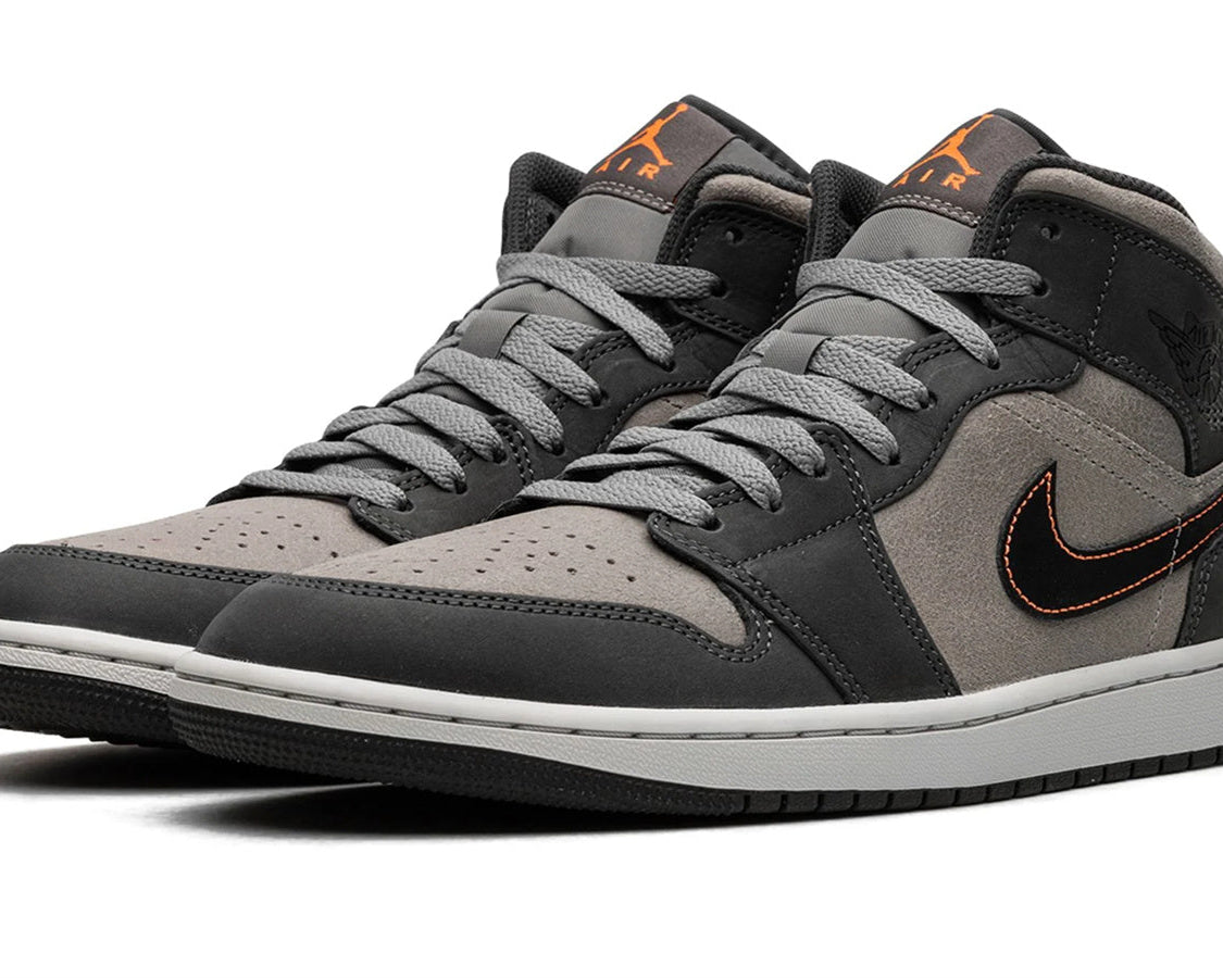 Air Jordan 1 Mid SE "Night Stadium" sneaker product image 2 | Foot Spikes