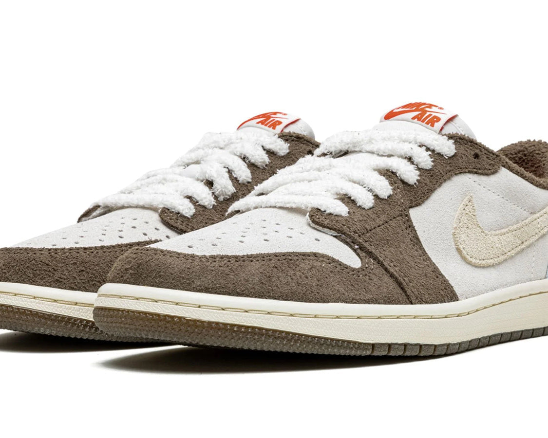 Air Jordan 1 Low "Year Of The Rabbit" sneaker product image 2 | Foot Spikes
