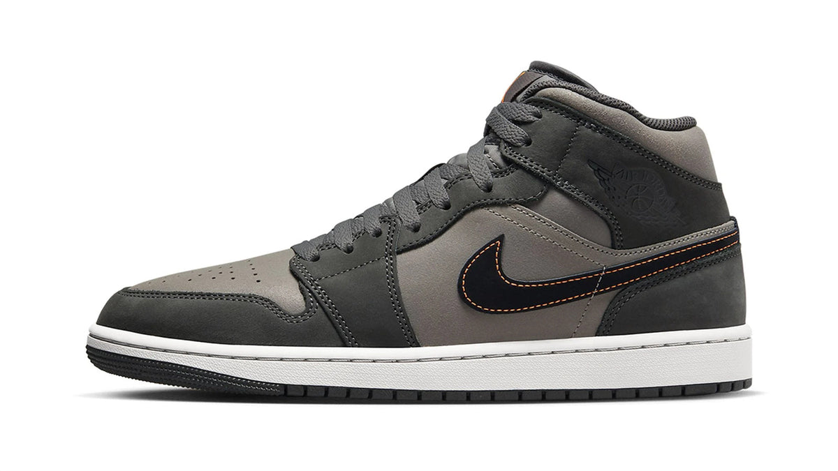 Air Jordan 1 Mid SE "Night Stadium" sneaker product image 1 | Foot Spikes