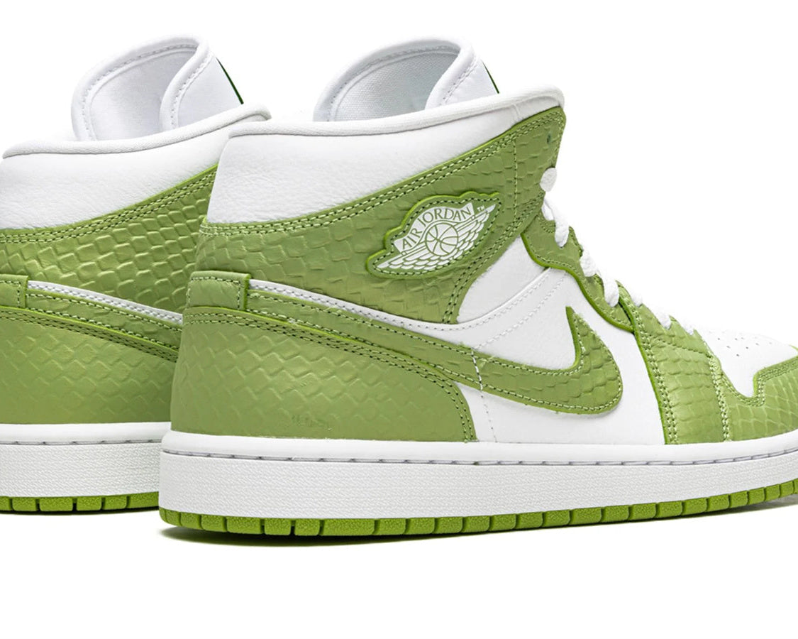AIR JORDAN 1 MID SE WMNS "Green Python" sneaker product image 4 | Foot Spikes