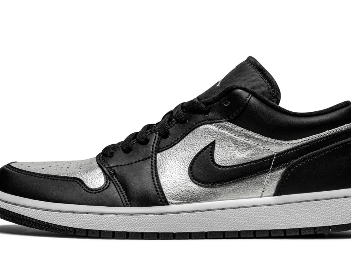 AIR JORDAN 1 LOW SE WMNS "Silver Toe" sneaker product image 1 | Foot Spikes