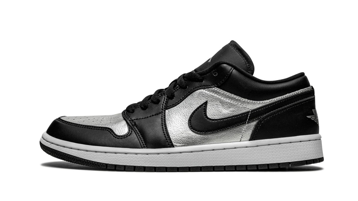 AIR JORDAN 1 LOW SE WMNS "Silver Toe" sneaker product image 1 | Foot Spikes
