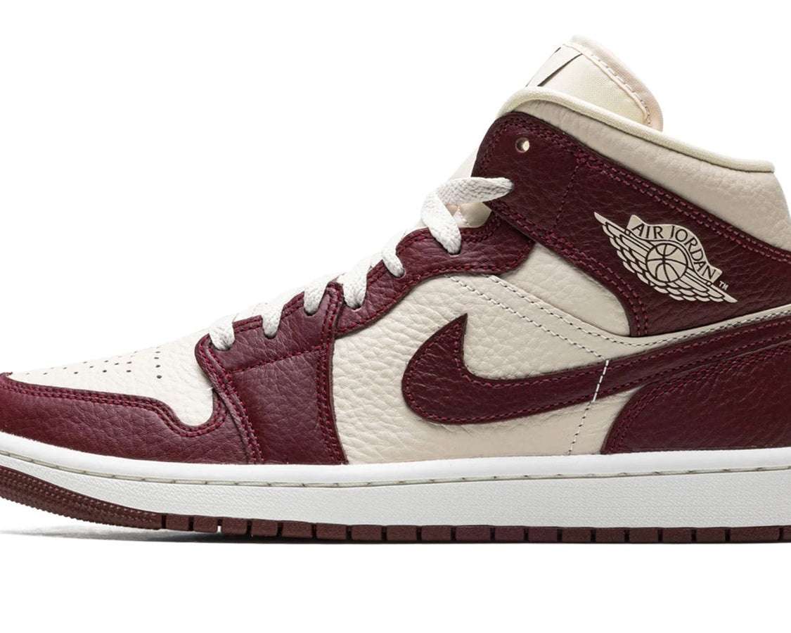 AIR JORDAN 1 WMNS "Split Cherrywood Red" sneaker product image 1 | Foot Spikes
