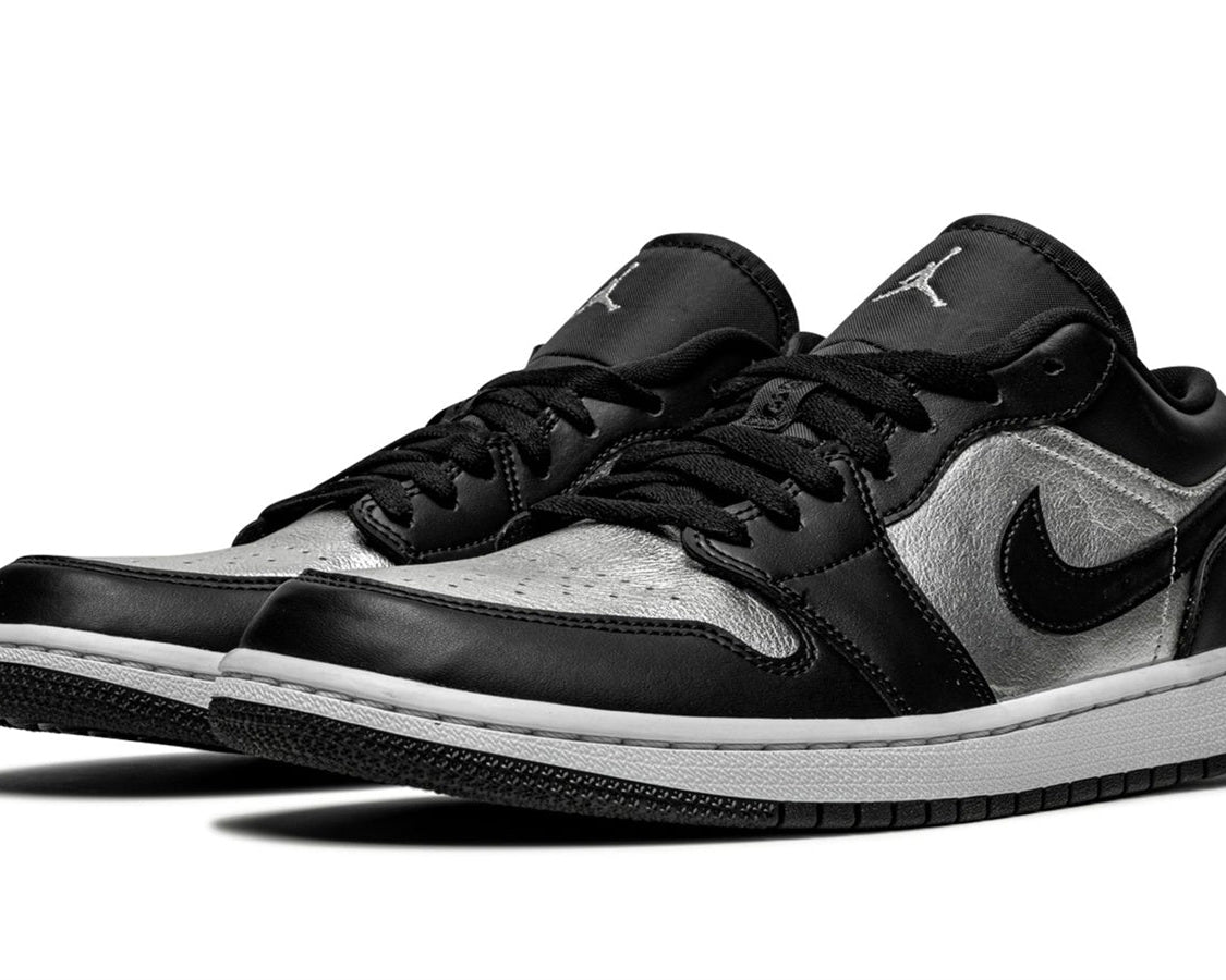 AIR JORDAN 1 LOW SE WMNS "Silver Toe" sneaker product image 2 | Foot Spikes