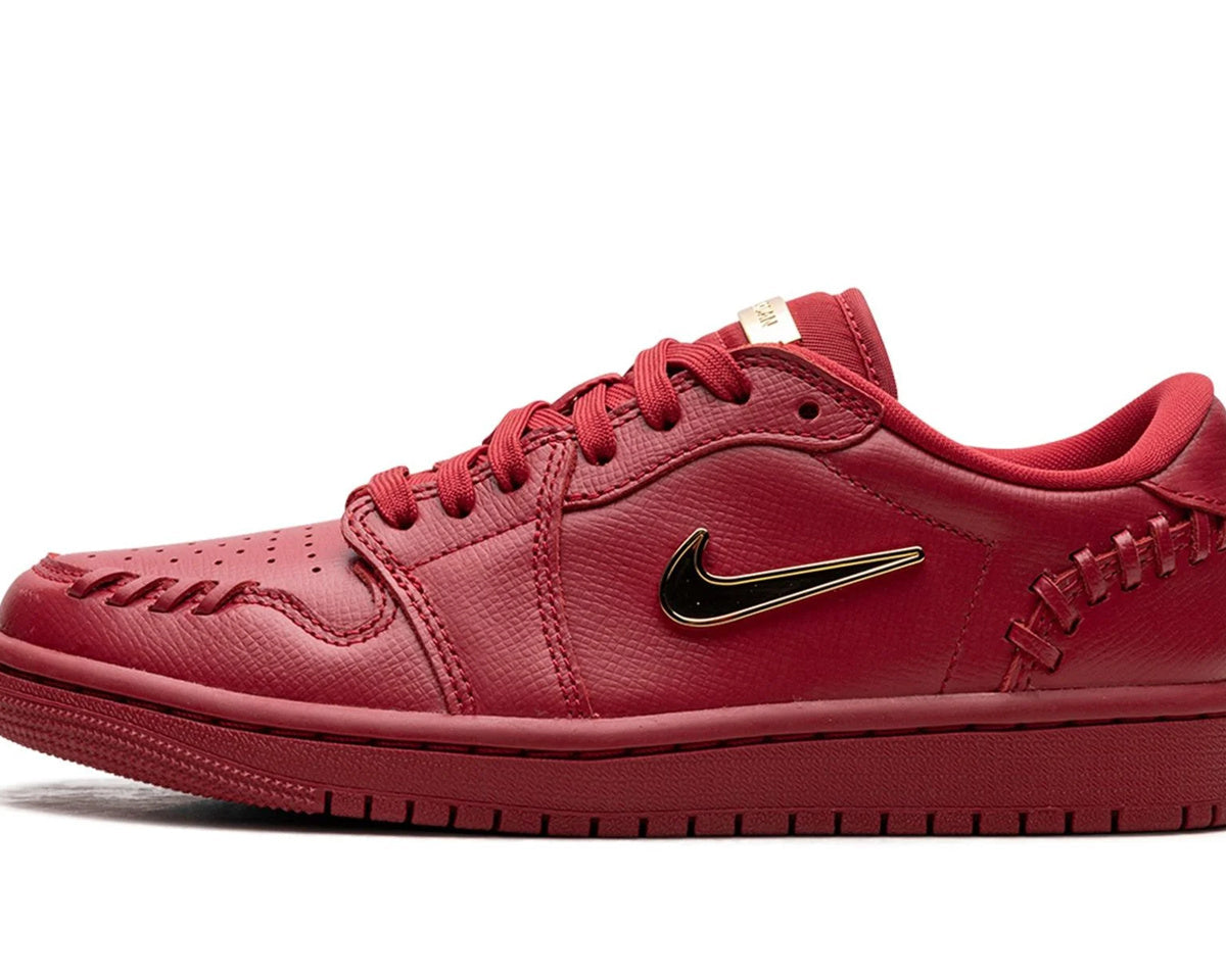 Air Jordan 1 "Gym Red" sneaker product image 1 | Foot Spikes