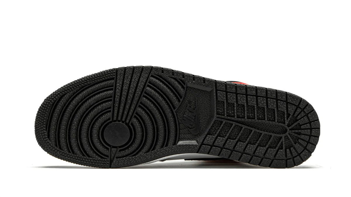 Air Jordan 1 Retro High OG "Light Smoke Grey" sneaker product image 5 | Foot Spikes