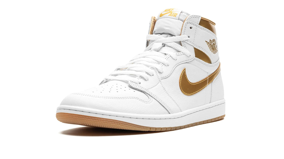 AIR JORDAN 1 RETRO HIGH OG WMNS "Metallic Gold" sneaker product image 3 | Foot Spikes