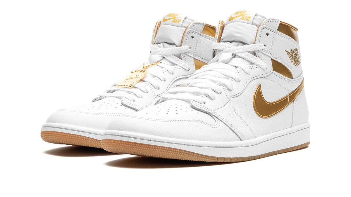 AIR JORDAN 1 RETRO HIGH OG WMNS "Metallic Gold" sneaker product image 2 | Foot Spikes