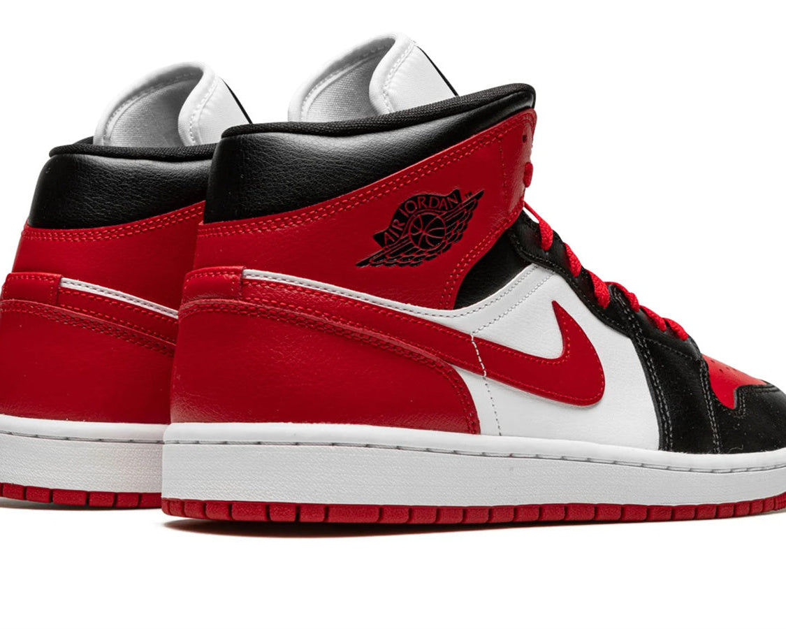 Air Jordan 1 Retro High OG GS "Bred Toe" sneaker product image 4 | Foot Spikes