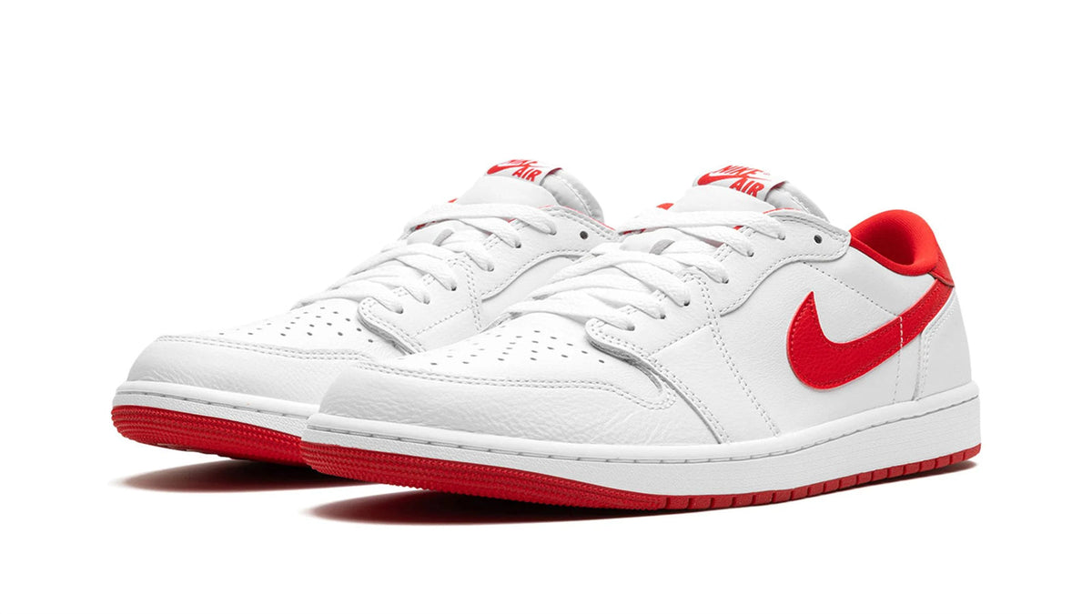 AIR JORDAN 1 MID WMNS "University Red" sneaker product image 2 | Foot Spikes