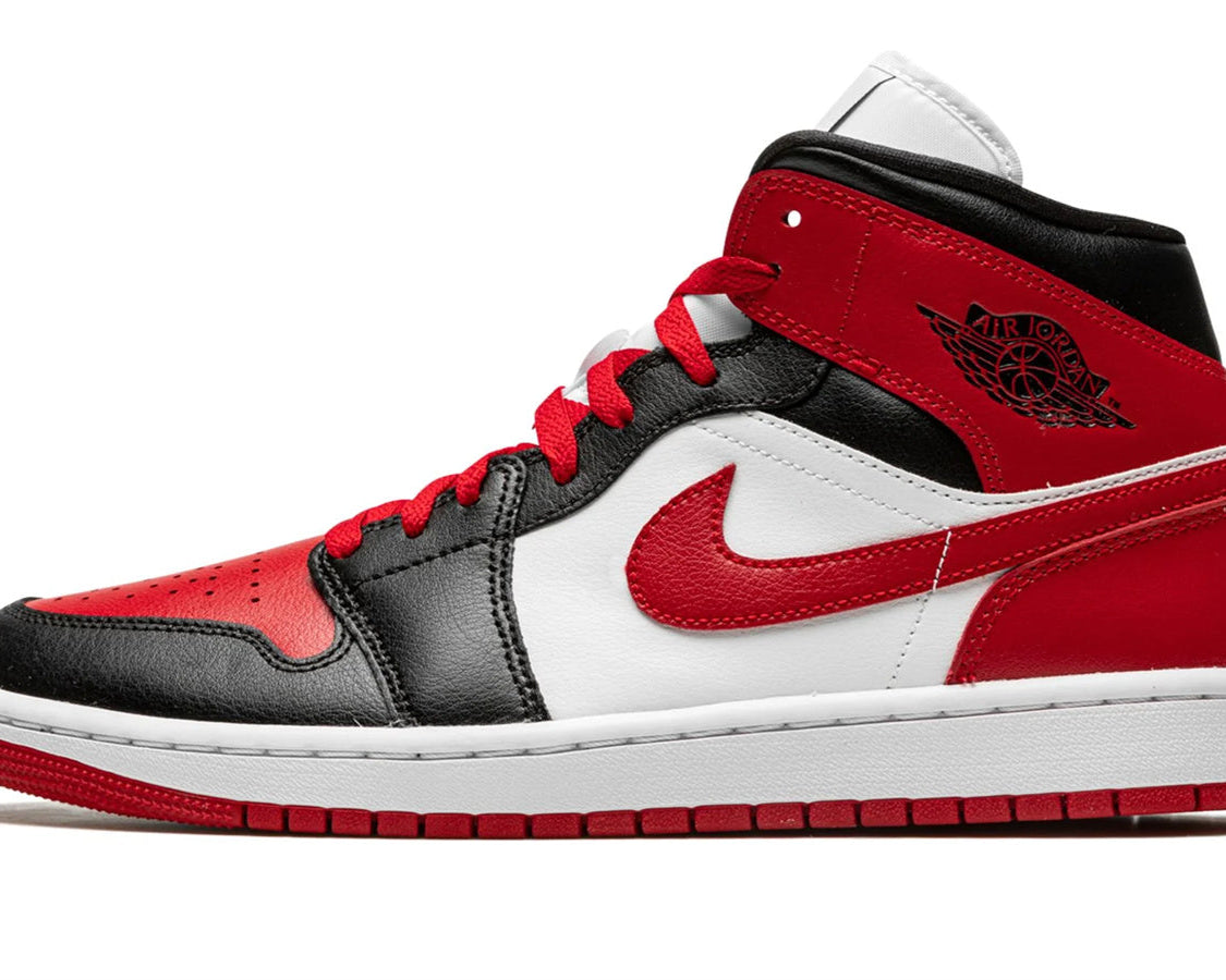 Air Jordan 1 Retro High OG GS "Bred Toe" sneaker product image 1 | Foot Spikes