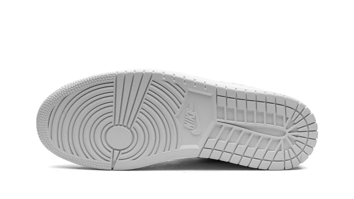 AIR JORDAN 1 LOW QUILTED WMNS "Quilted White" sneaker product image 5 | Foot Spikes