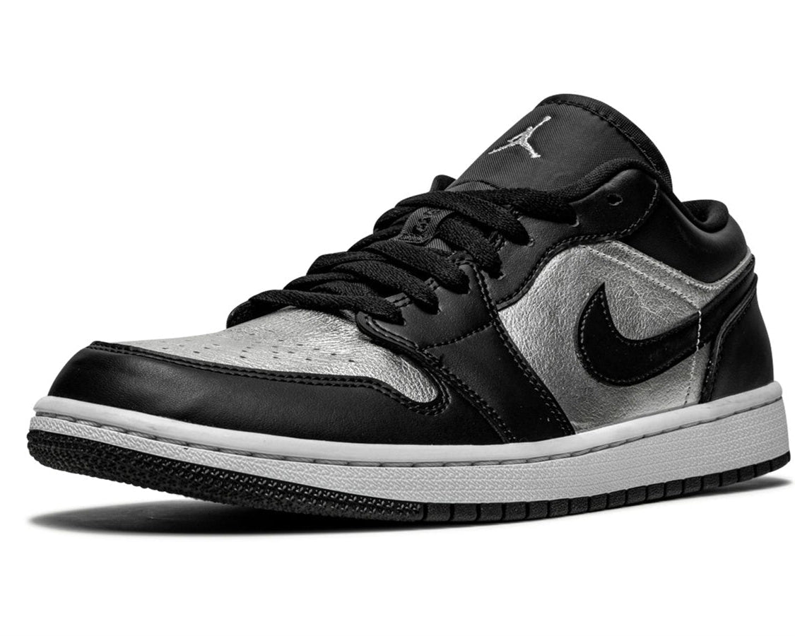 AIR JORDAN 1 LOW SE WMNS "Silver Toe" sneaker product image 3 | Foot Spikes