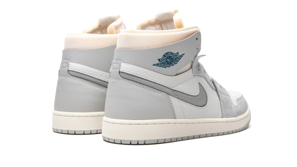 Air Jordan 1 Zoom CMFT "London" sneaker product image 4 | Foot Spikes