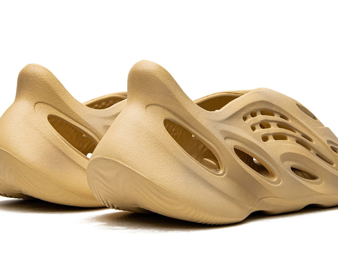 YEEZY FOAM RUNNER "Desert Sand" sneaker product image 4 | Foot Spikes