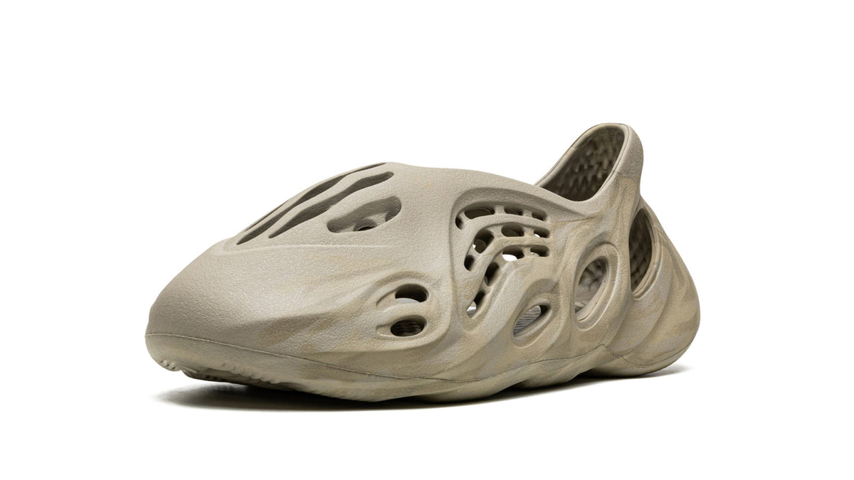 YEEZY FOAM RUNNER "Stone Sage" sneaker product image 3 | Foot Spikes