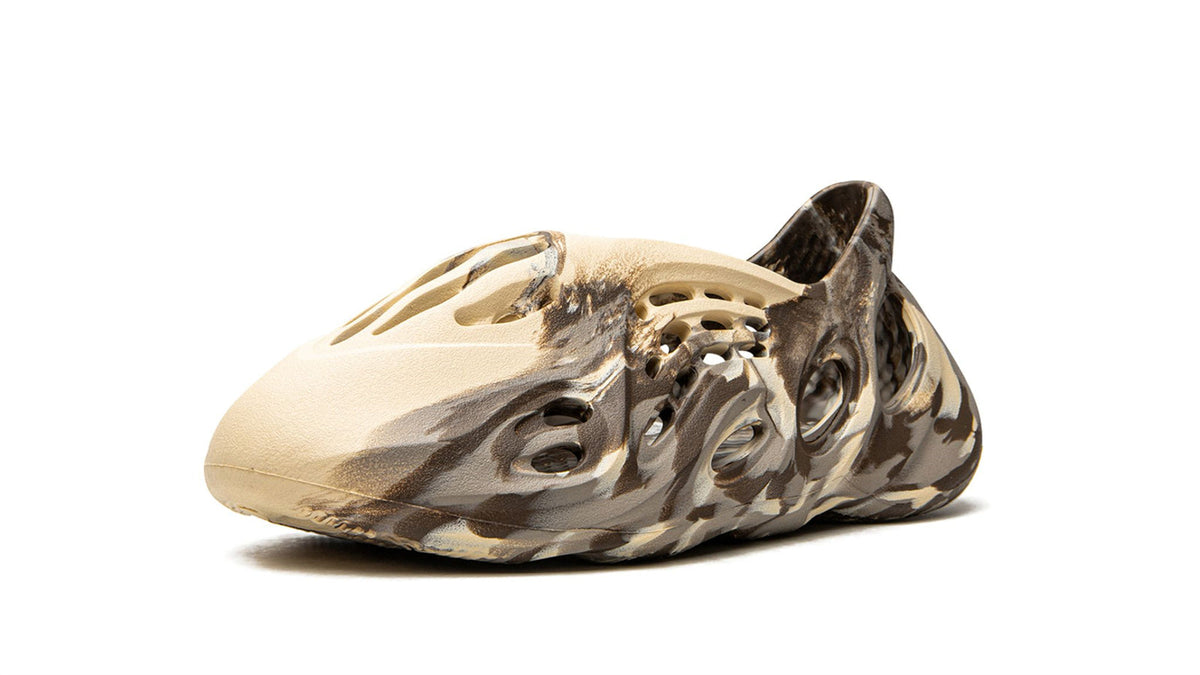 YEEZY FOAM RUNNER"MX Cream Clay" sneaker product image 3 | Foot Spikes