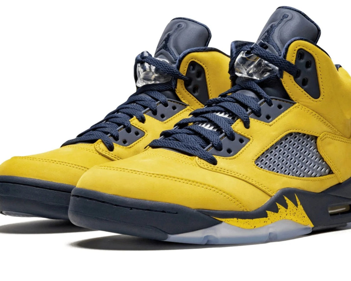 Air Jordan 5 Retro SE "Michigan" sneaker product image 2 | Foot Spikes