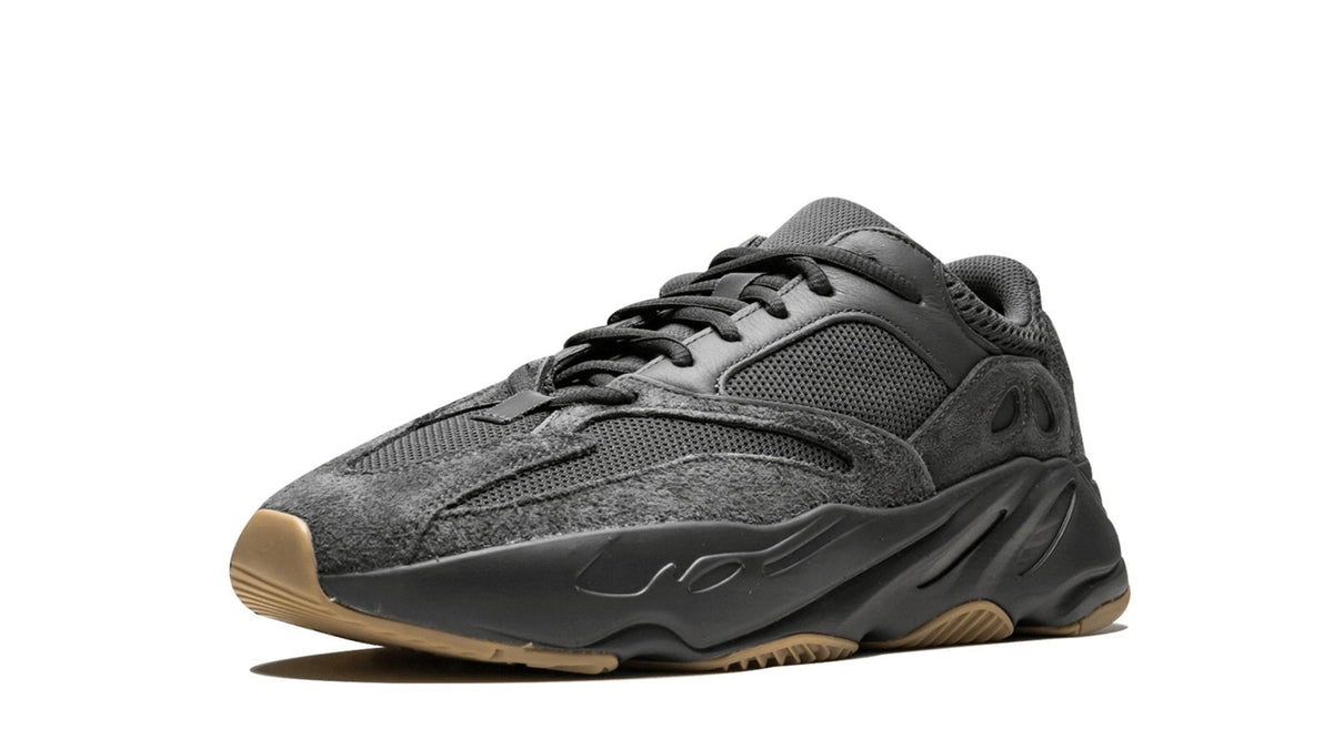 YEEZY BOOST 700 "Utility Black" sneaker product image 3 | Foot Spikes