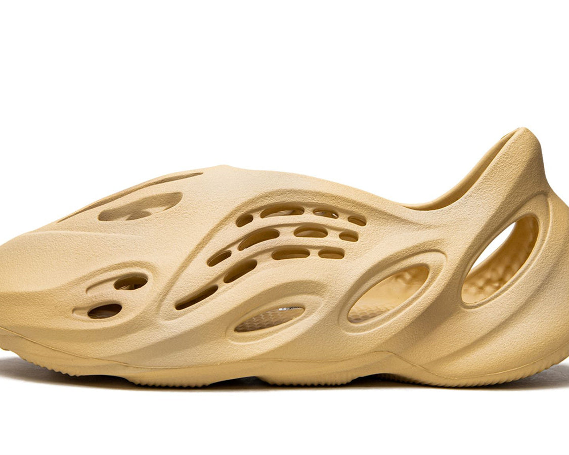 YEEZY FOAM RUNNER "Desert Sand" sneaker product image 1 | Foot Spikes