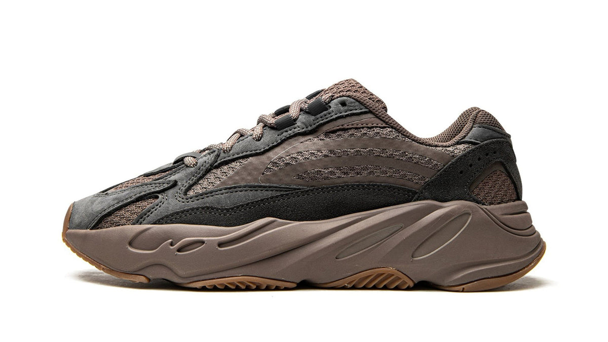YEEZY BOOST 700 V2 "Mauve" sneaker product image 1 | Foot Spikes