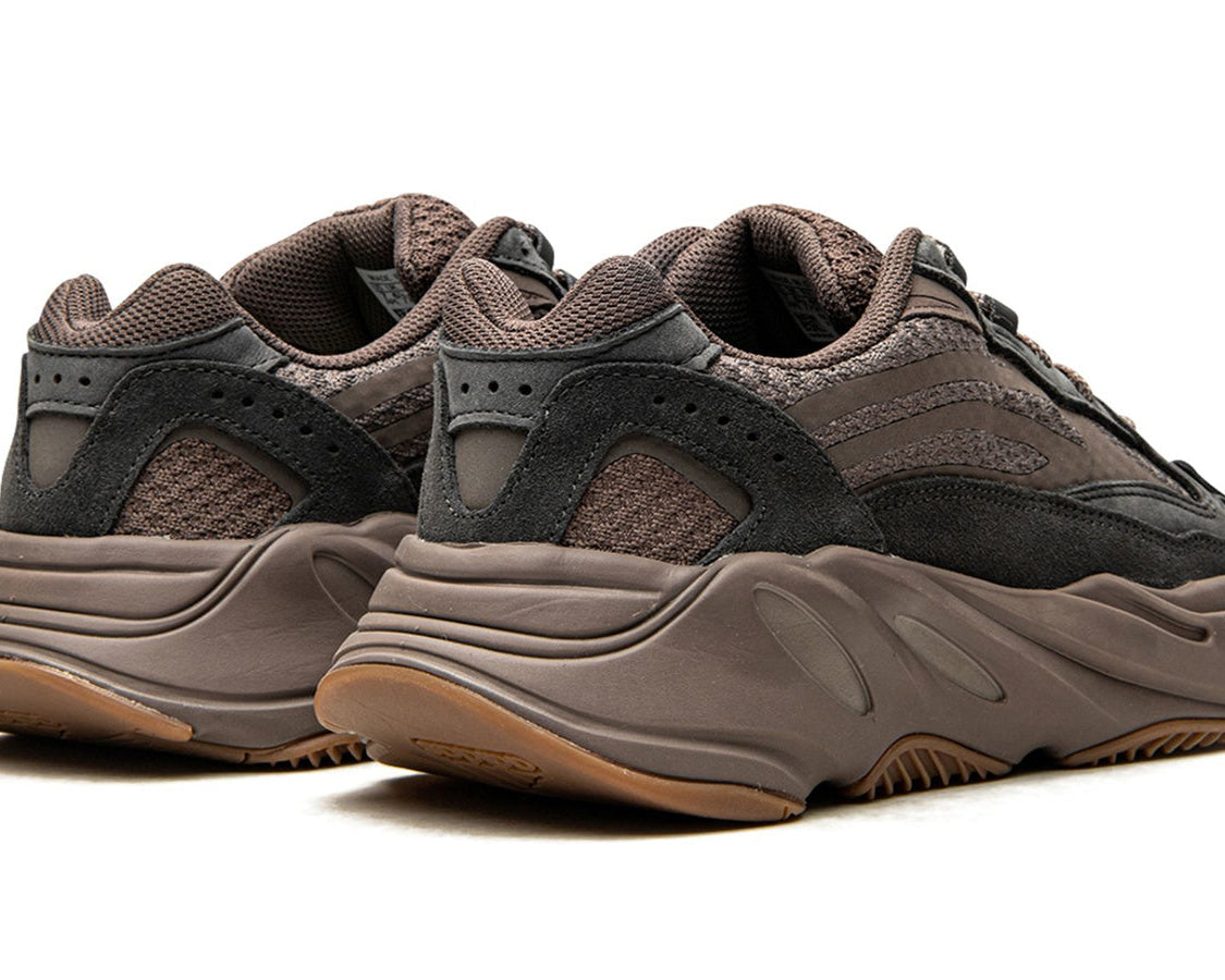 YEEZY BOOST 700 V2 "Mauve" sneaker product image 4 | Foot Spikes