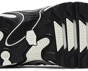 Wmns Air Max Plus Drift 'Panda' sneaker product image 2 | Foot Spikes