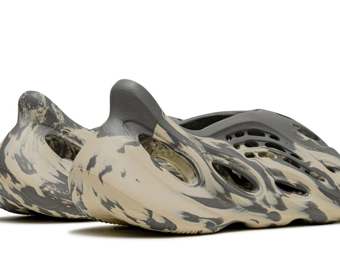 YEEZY FOAM RUNNER MXT "Moon Gray" sneaker product image 4 | Foot Spikes
