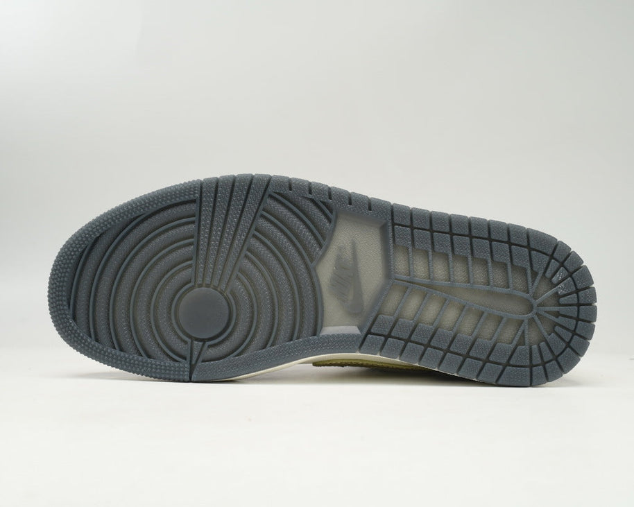 Wmns Air Jordan 1 Low SE 'Year of the Dragon' sneaker product image 2 | Foot Spikes
