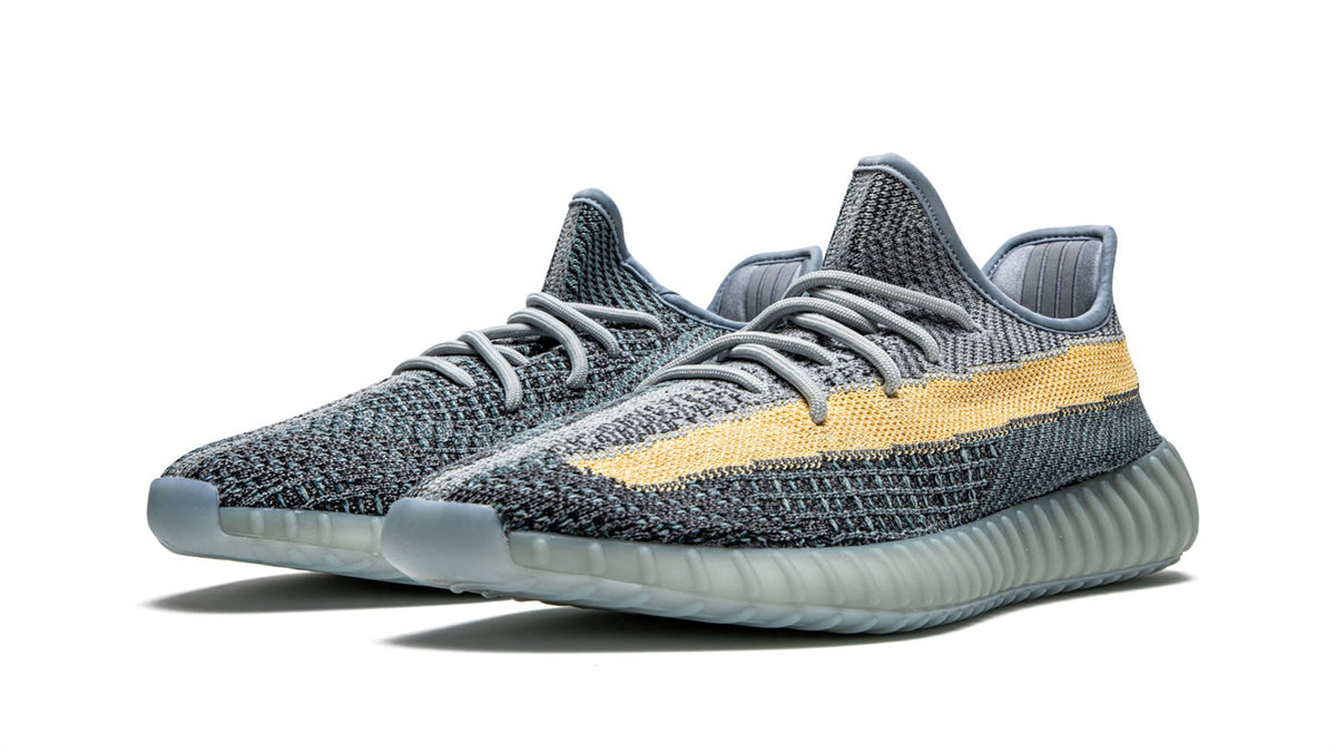 YEEZY BOOST 350 V2 "Ash Blue" sneaker product image 2 | Foot Spikes