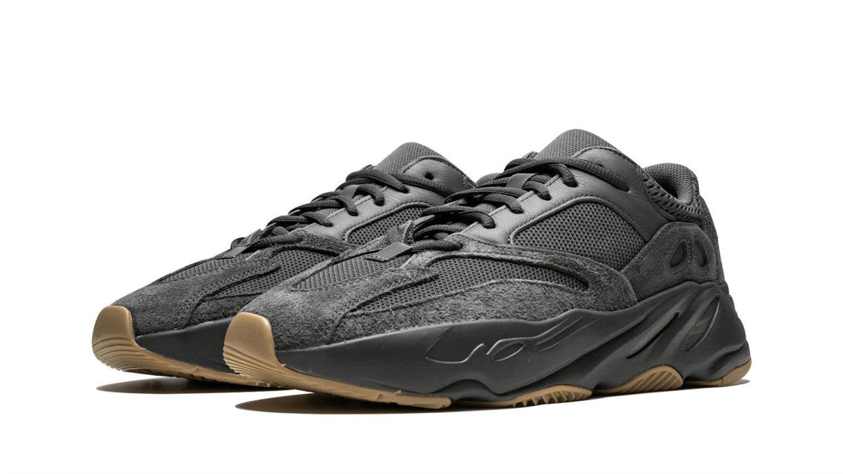 YEEZY BOOST 700 "Utility Black" sneaker product image 2 | Foot Spikes