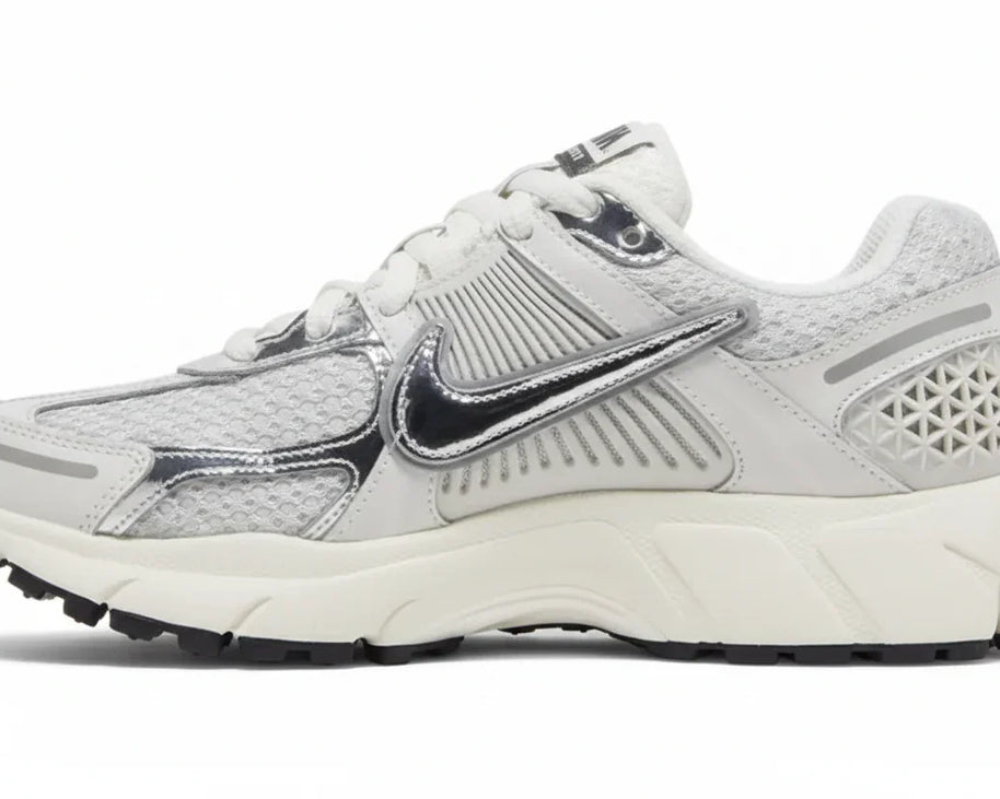 Wmns Air Zoom Vomero 5 'Photon Dust Metallic Silver' sneaker product image 1 | Foot Spikes