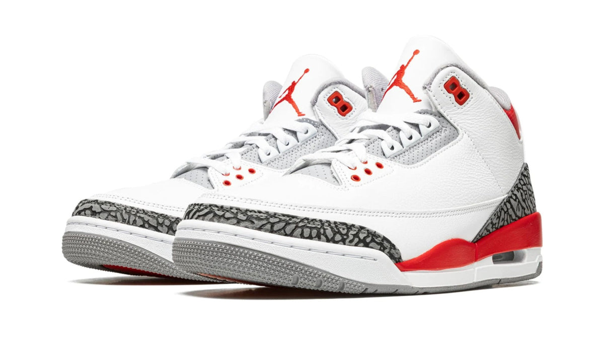 Air Jordan 3 Retro "Fire Red 2022" sneaker product image 2 | Foot Spikes