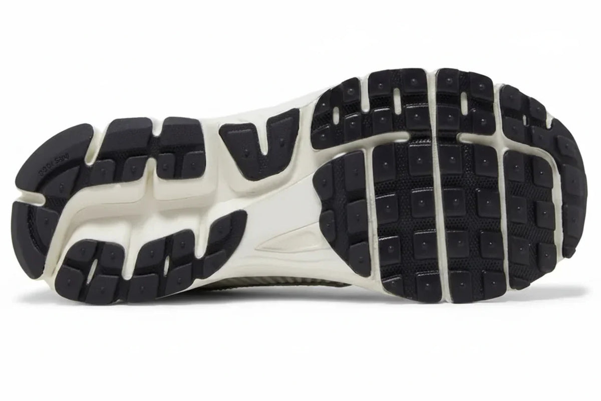 Wmns Air Zoom Vomero 5 'Photon Dust Metallic Silver' sneaker product image 2 | Foot Spikes