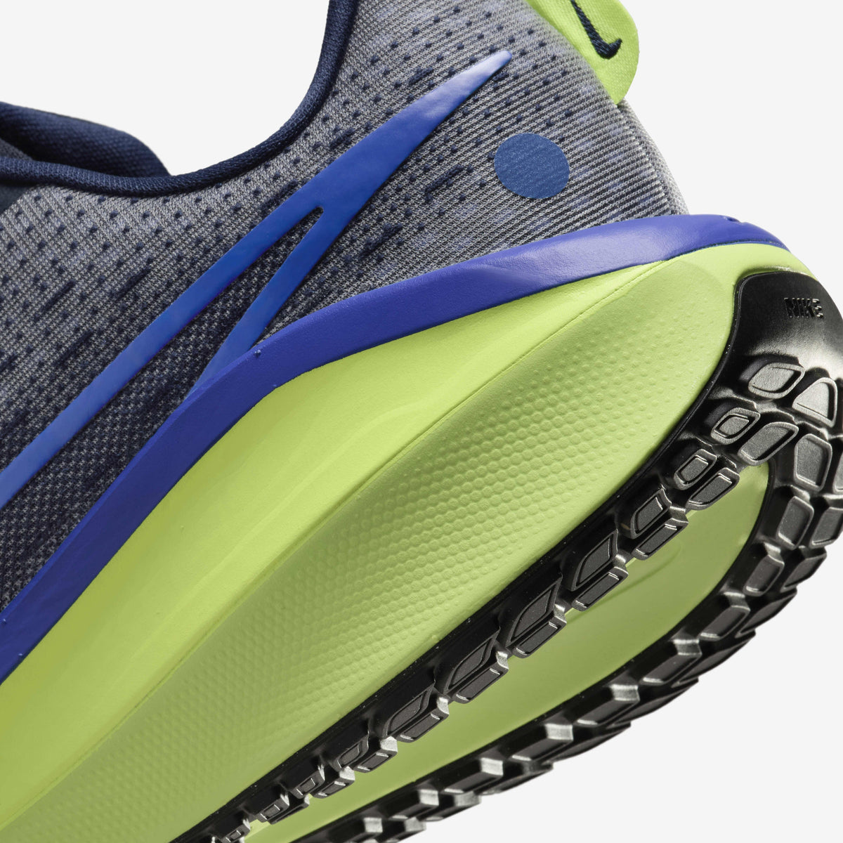 Vomero 17 Dark Obsidian Volt sneaker product image 8 | Foot Spikes