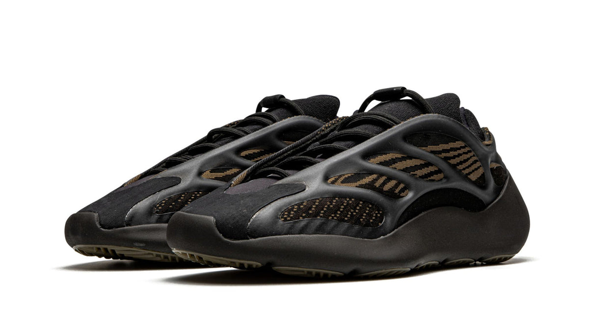 YEEZY 700 V3 "Clay Brown" sneaker product image 2 | Foot Spikes