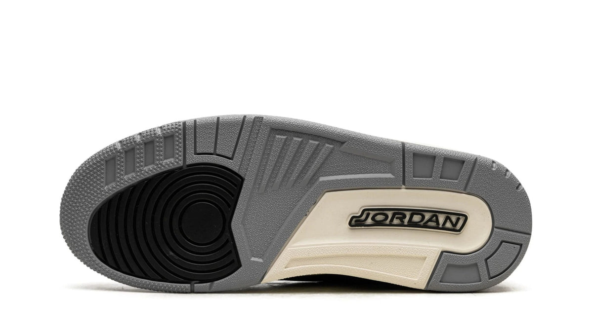 AIR JORDAN 3 WMNS "Off Noir" sneaker product image 5 | Foot Spikes