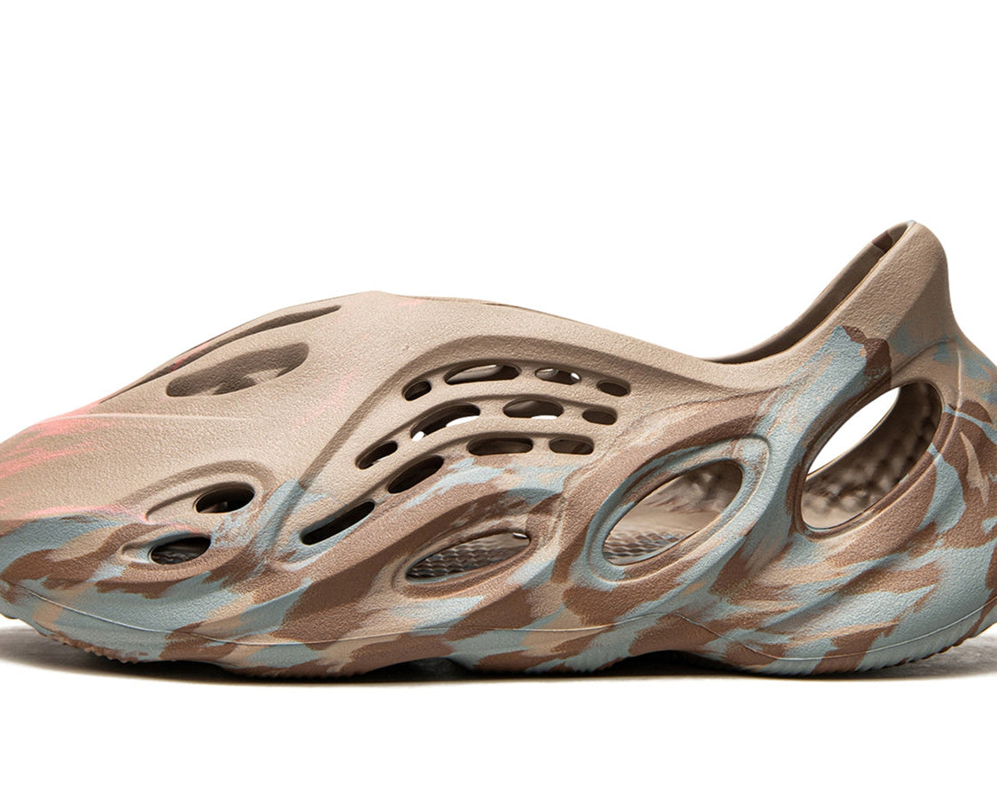 YEEZY FOAM RUNNER "MX Sand Grey" sneaker product image 1 | Foot Spikes