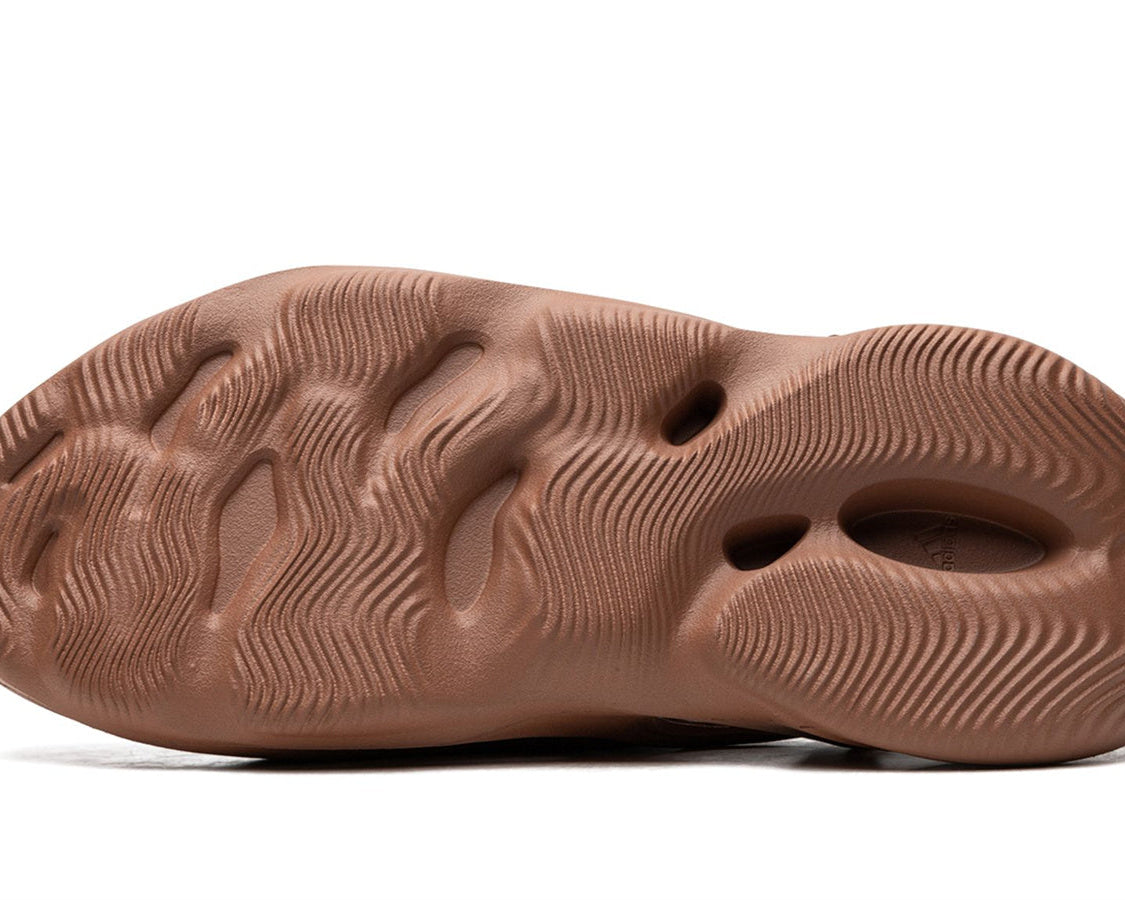 YEEZY FOAM RUNNER "Flax" sneaker product image 5 | Foot Spikes