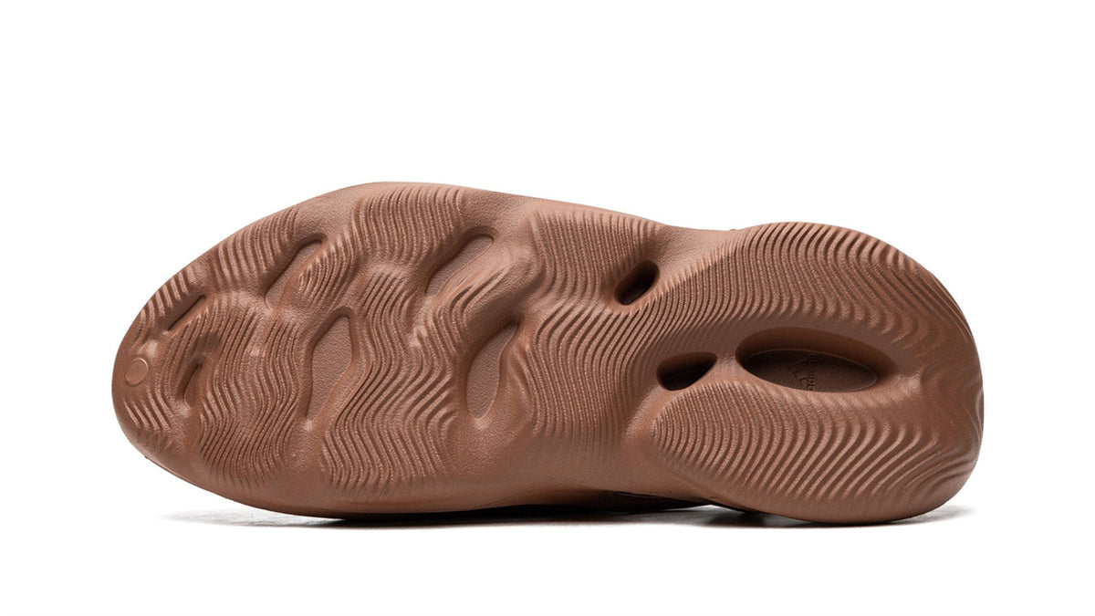YEEZY FOAM RUNNER "Flax" sneaker product image 5 | Foot Spikes