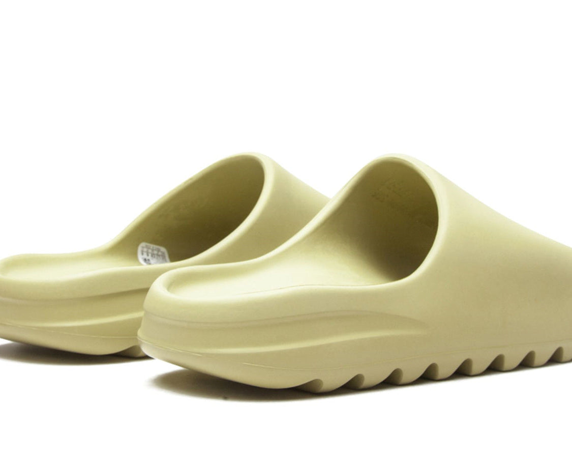 YEEZY SLIDE "Resin 2021" sneaker product image 5 | Foot Spikes