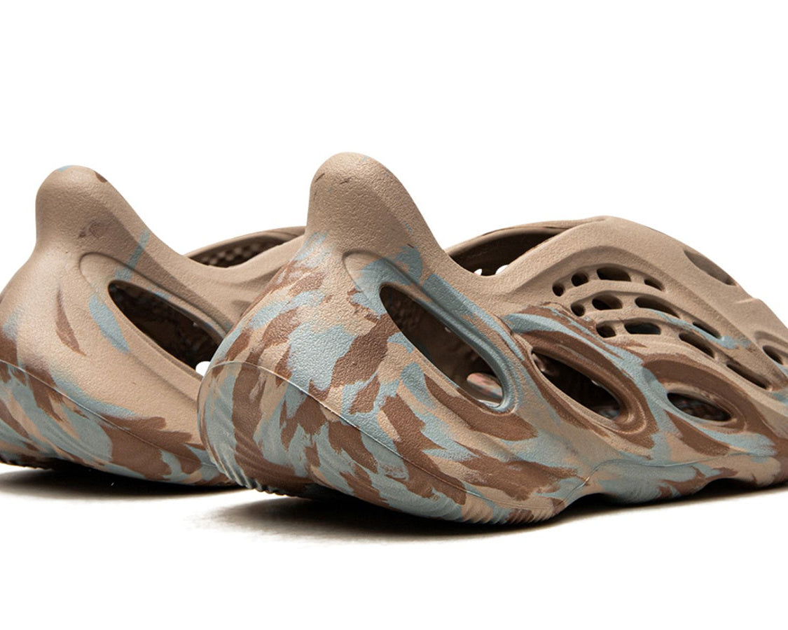 YEEZY FOAM RUNNER "MX Sand Grey" sneaker product image 4 | Foot Spikes